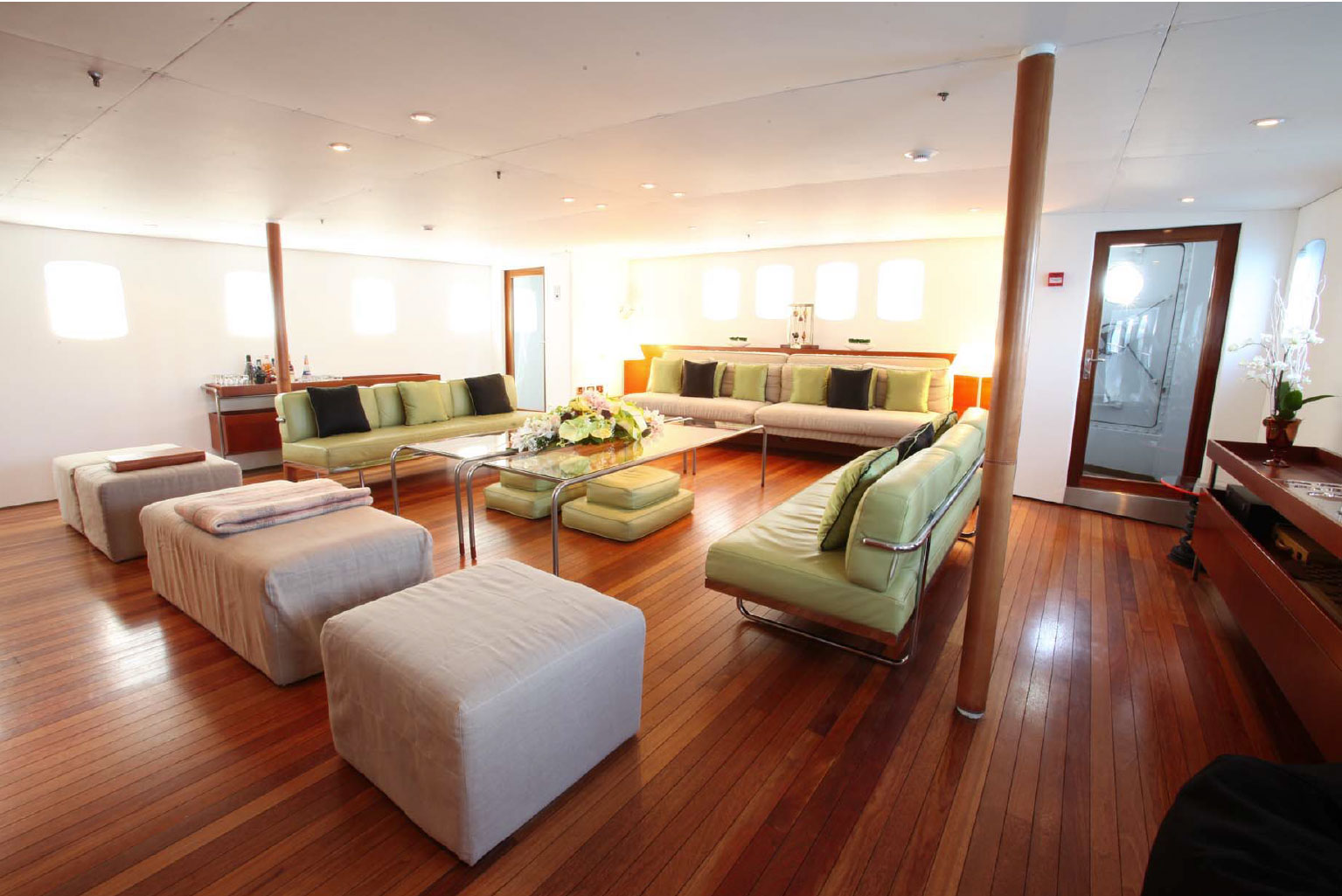 Yacht Interiors Galley